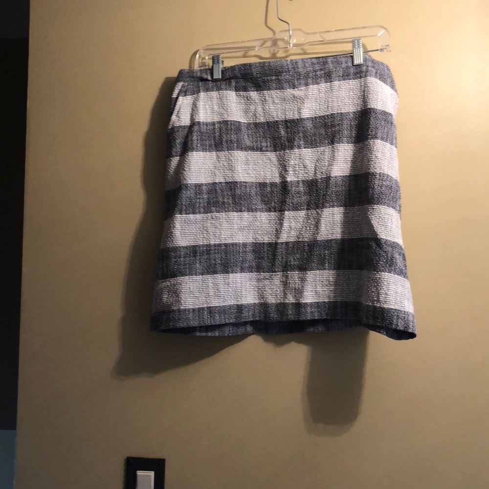 Pocketed skirt